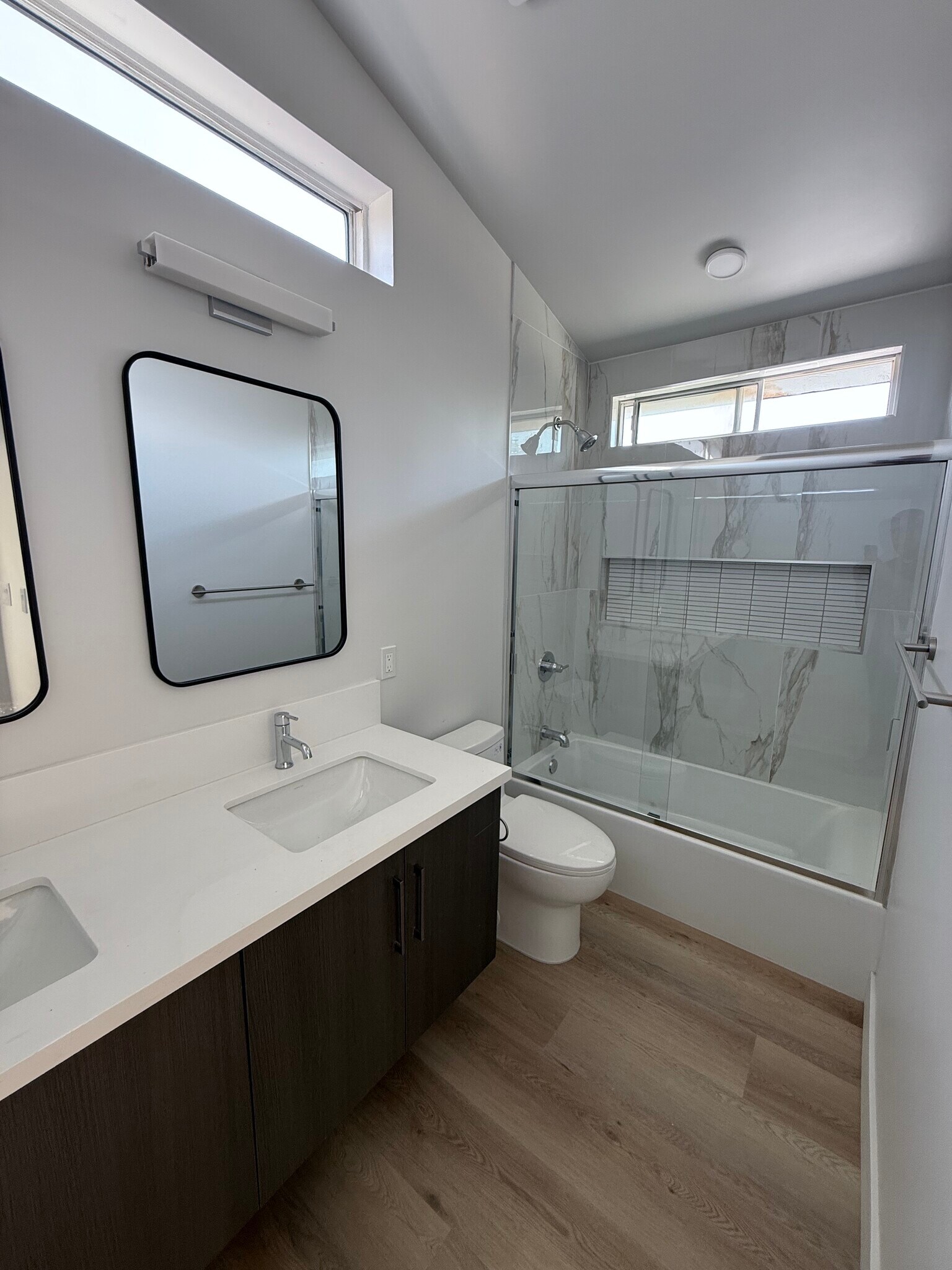 Master bathroom - 45233 Mays Ct