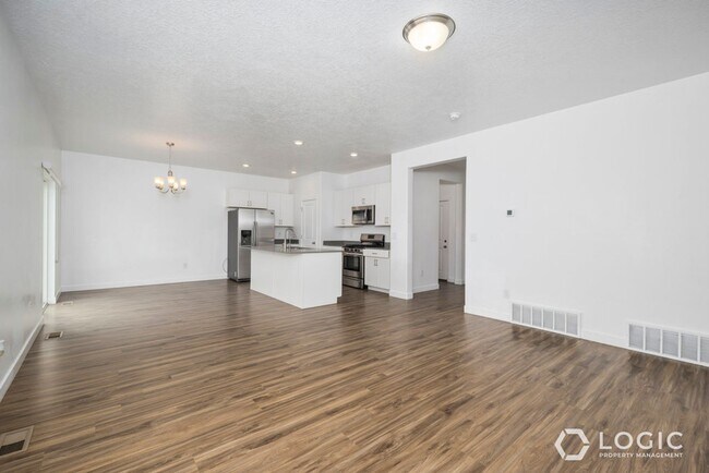 Building Photo - 14817 Pelé Ln