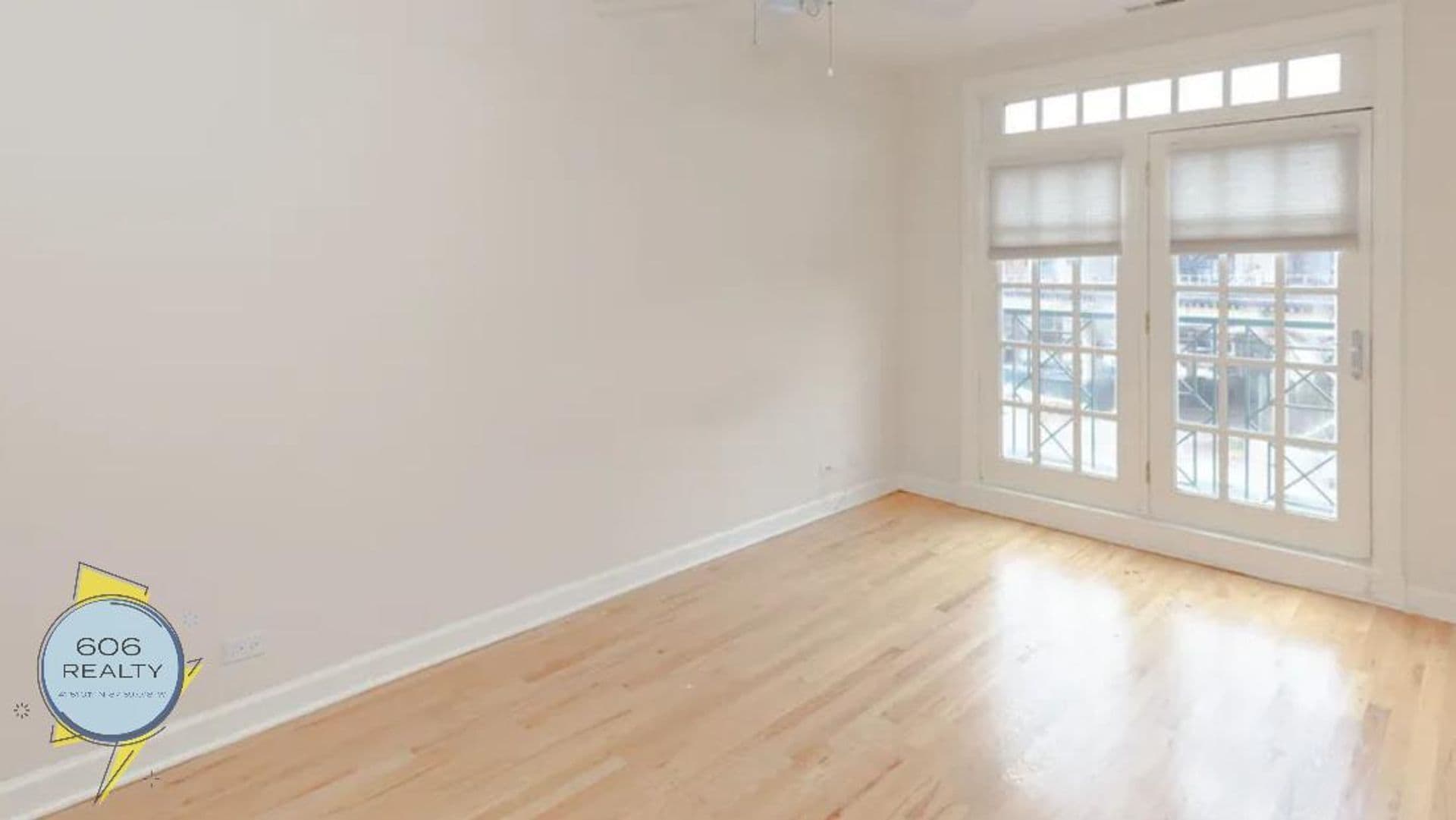 Building Photo - 3347 N Clark St