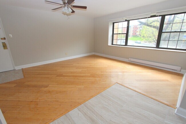 Interior Photo - BENTLEY APARTMENTS -- 021