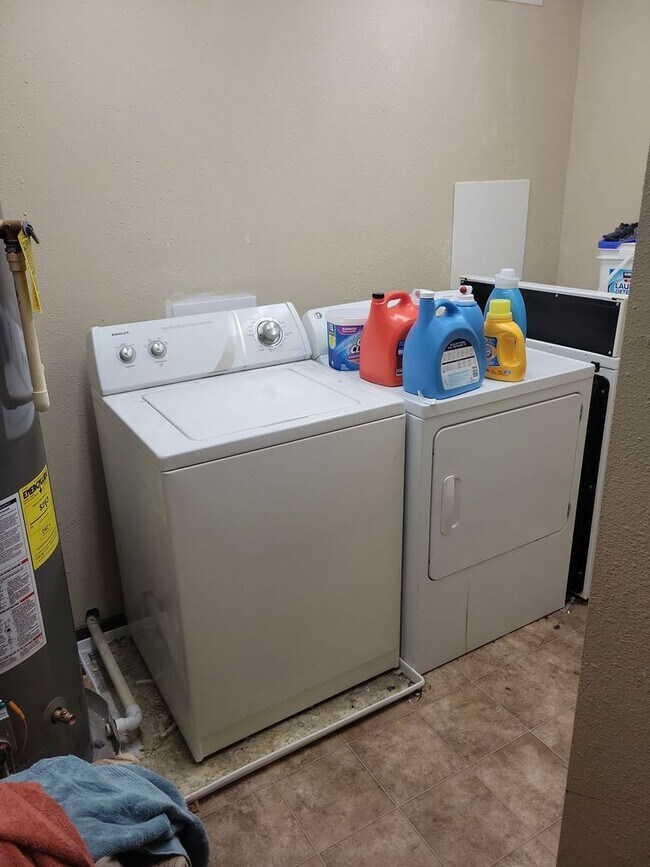 Building Photo - 236 Quincy St