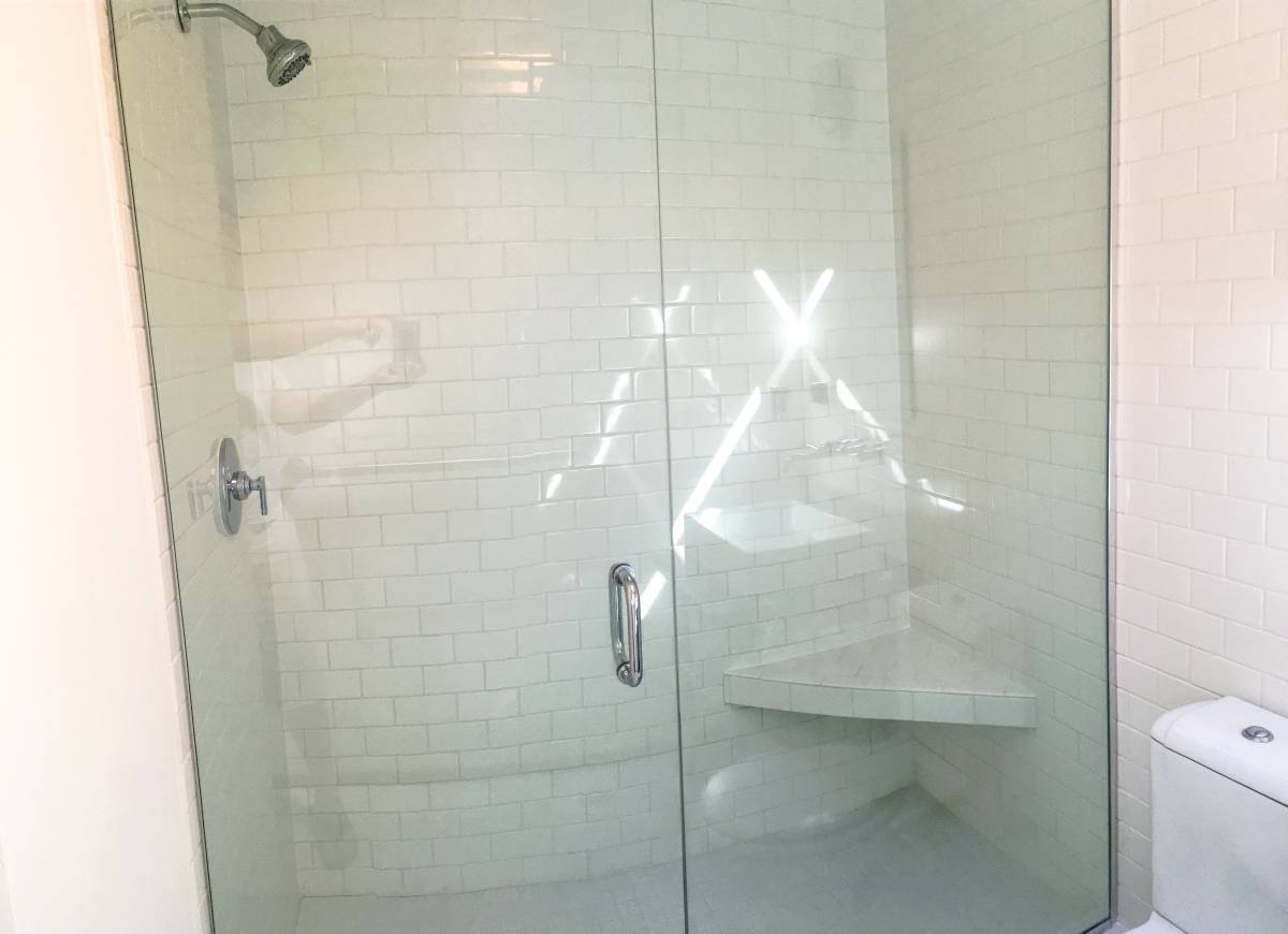 Bright spacious shower - 6606 Corson Avenue South