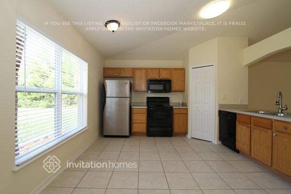 Building Photo - 3099 Blaine Cir