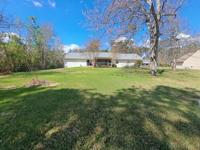 Building Photo - 1908 Joslyn Dr