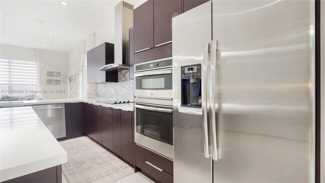Building Photo - 6611 NW 105th Pl