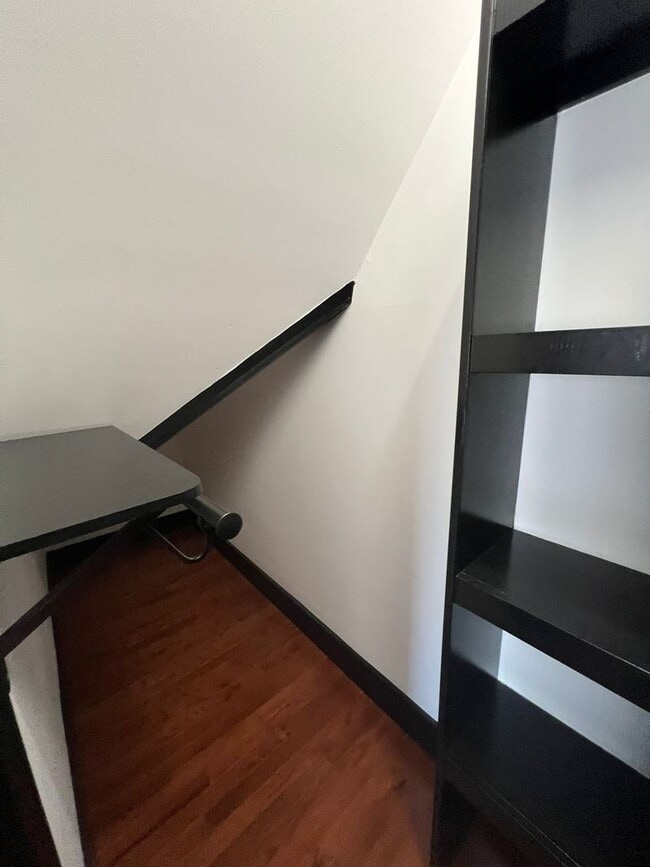 Building Photo - 306 Exchange