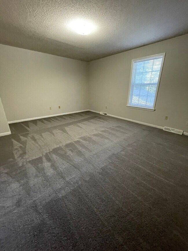 Building Photo - 2213-2215 Live Oak Ln.