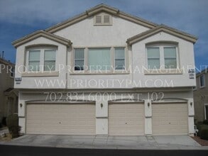 Building Photo - ~IMMACULATE TOWNHOME! Gated Access! 2 Primary Bedrooms! 1 Car Attached Garage! DO NOT MISS THIS!
