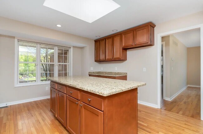 Building Photo - 1703 Cottontail Dr