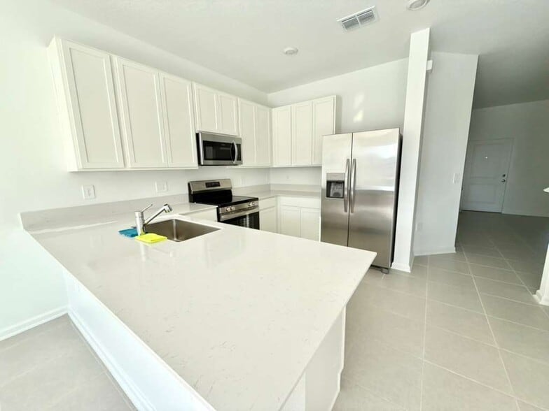 Building Photo - 3111 Mindfullness Dr