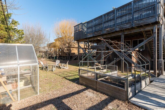 Building Photo - 100 Clipper Way