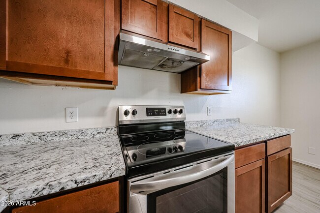 Building Photo - 2226 W Heatherbrae Dr