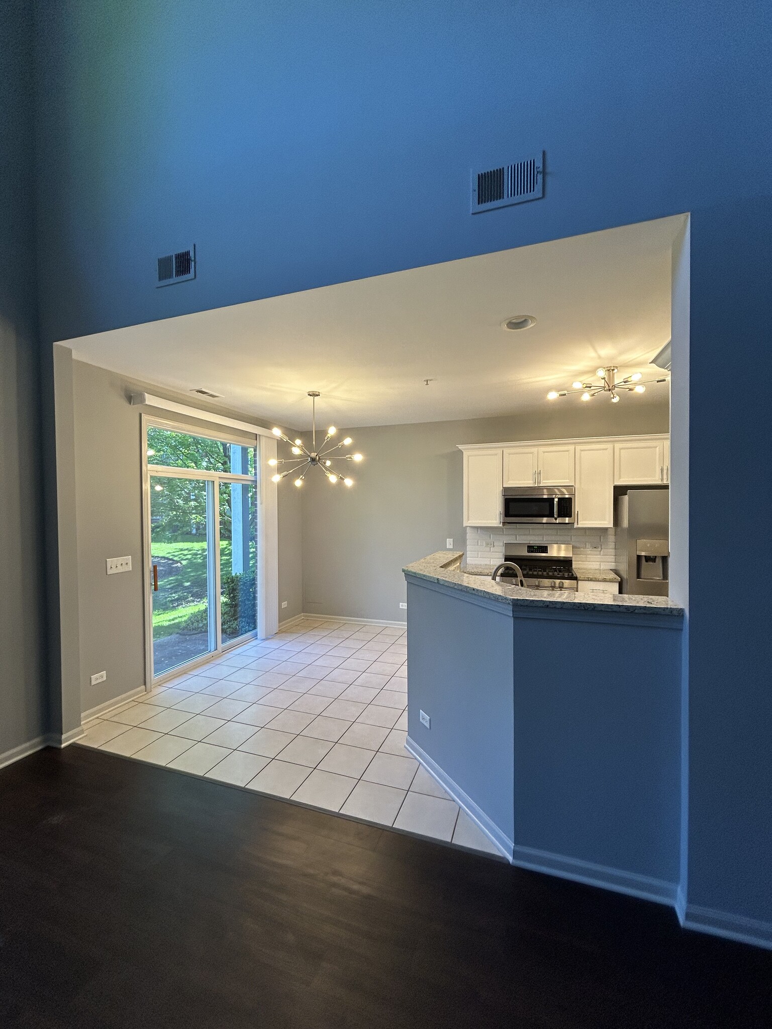 Building Photo - 958 Kensington Dr