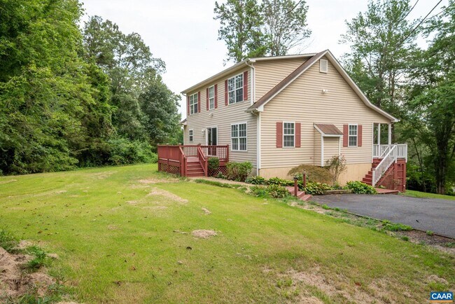 Building Photo - 497 Sunset Dr