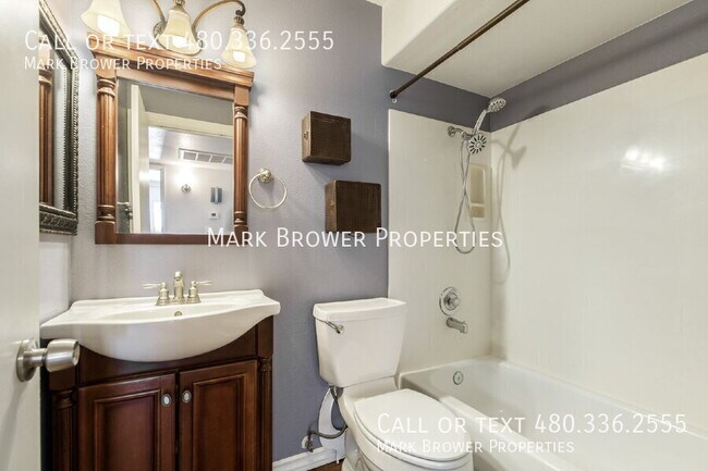Building Photo - 2058 W Dartmouth St