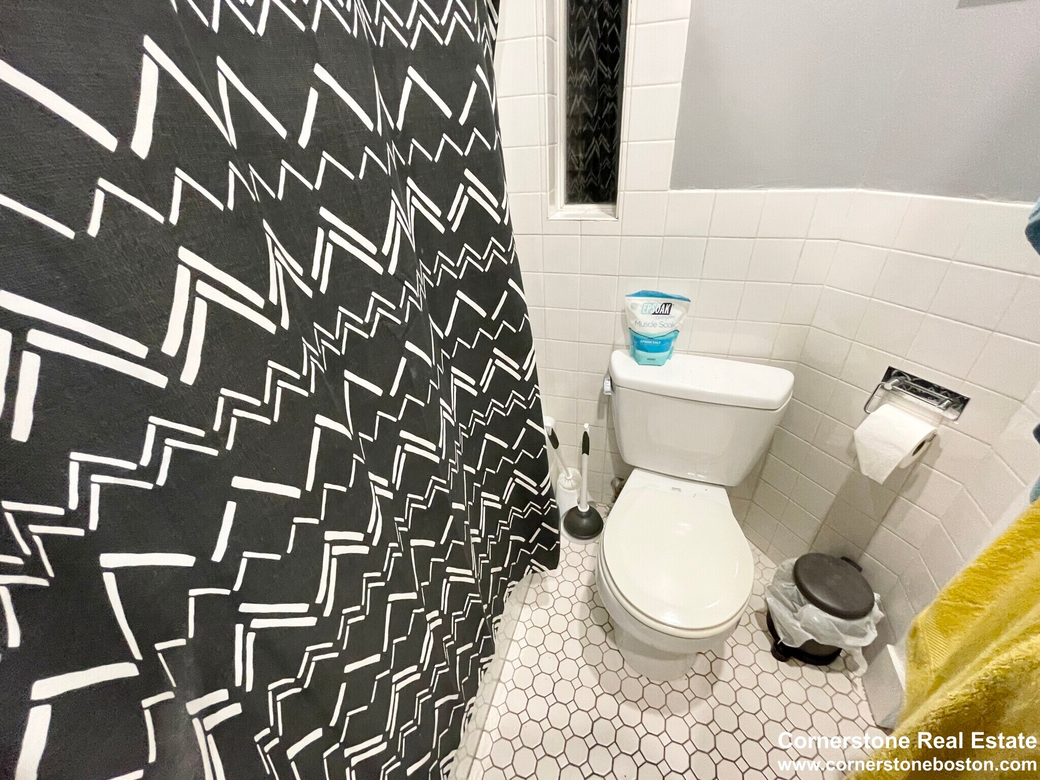 Building Photo - 18 Sunset St