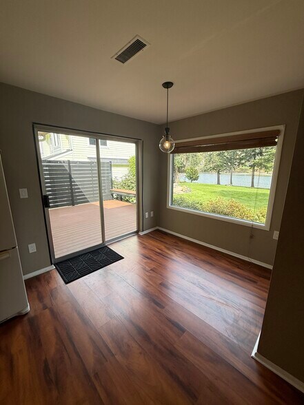 Building Photo - 6840 NE Wood Bay Ln