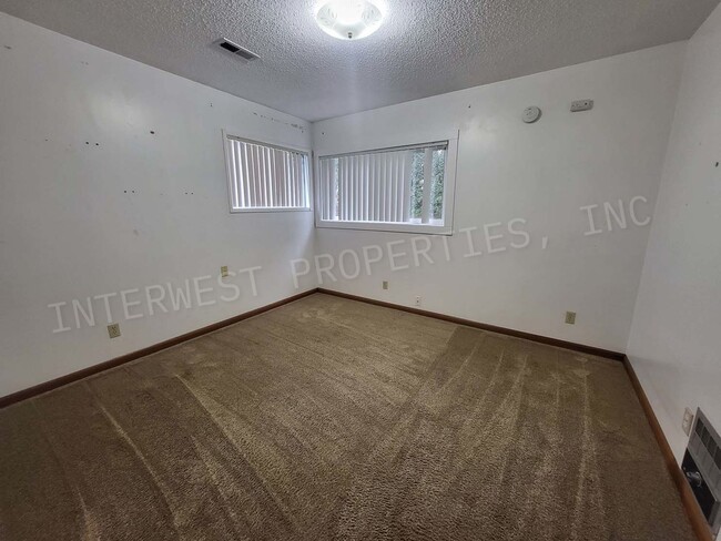 Building Photo - Classic Farmhouse on Murray w/Acreage, Mul...