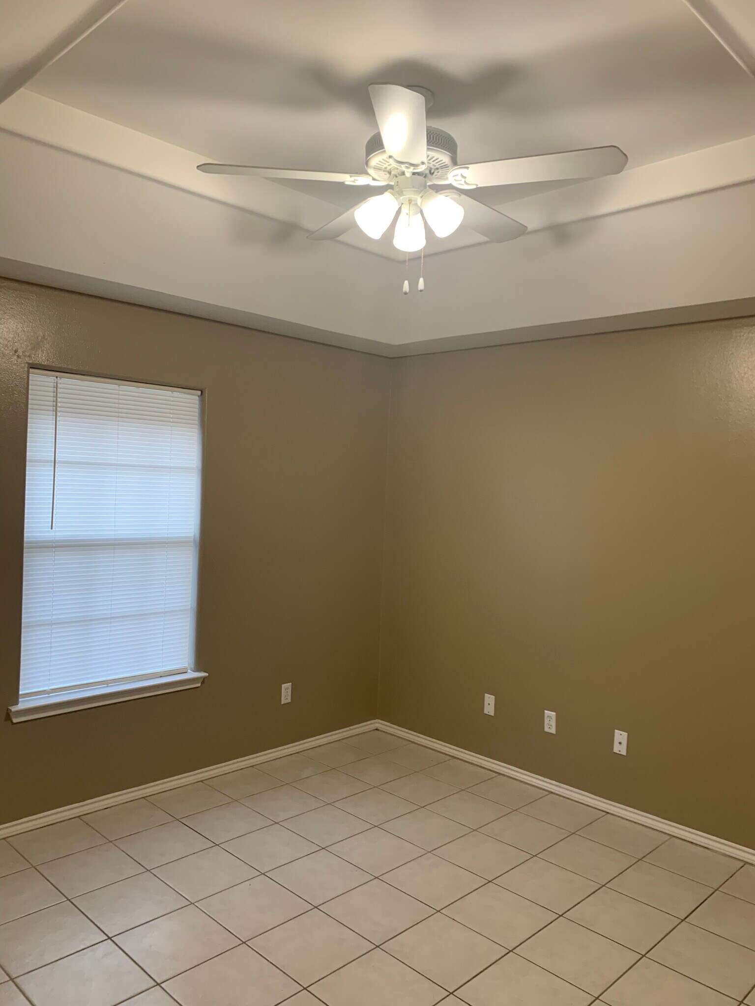 Building Photo - 1705 W Portales Dr