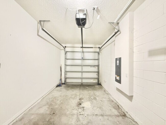 Building Photo - 5321 Loblolly Ln