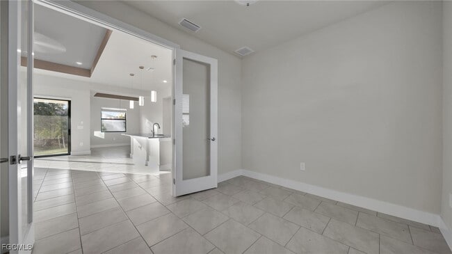 Building Photo - 1704 NW 38th Ave