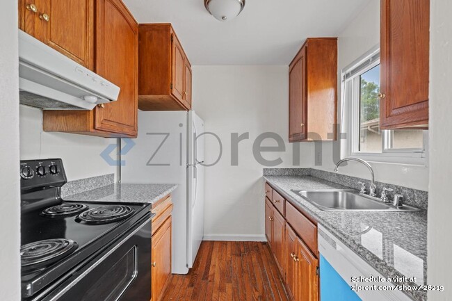 Building Photo - 2123 Peppertree Way