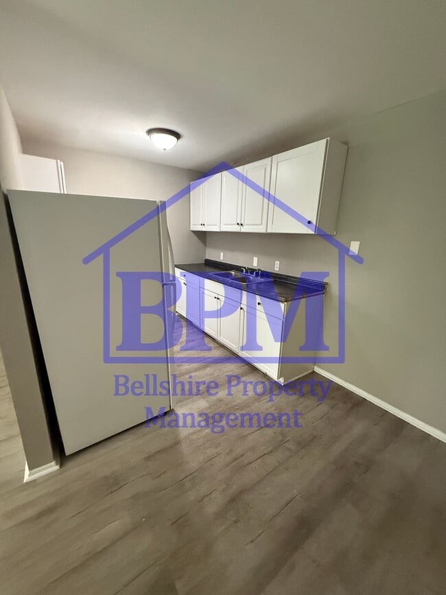 Building Photo - Budget-Friendly 2 Bed, 1 Bath Apartment – ...