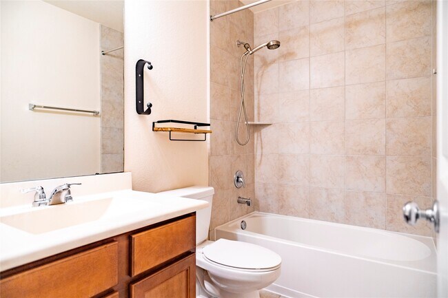 Building Photo - 7115 Ironwood Forest Dr