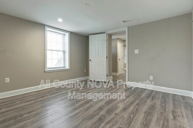 Building Photo - 5415 Brenner St