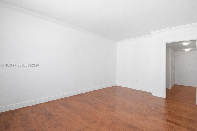 Building Photo - 1800 N Bayshore Dr