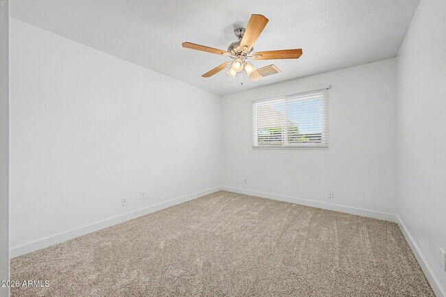 Building Photo - 1623 E Del Rio Dr