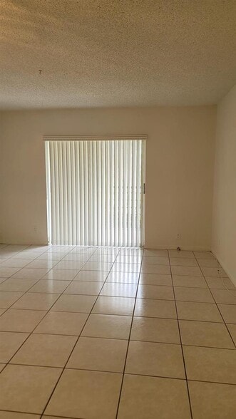 Building Photo - 4394 NW 9th Ave