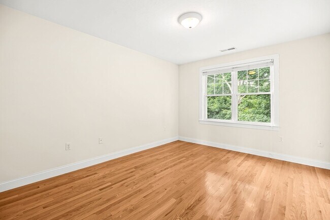 Building Photo - 46 Loring Ave