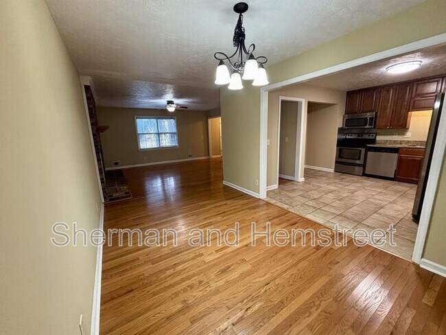 Building Photo - 1113 Highview Ave