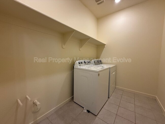 Building Photo - 12538 W Orangewood Ave