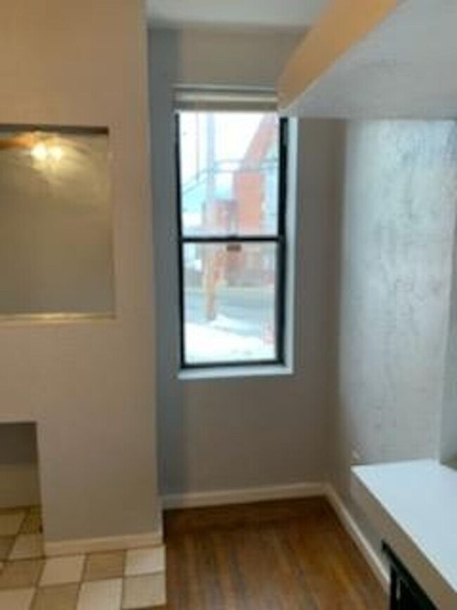 Building Photo - 2622 Churchview Ave
