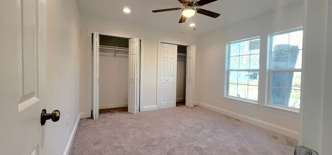 Master Bedroom w/Closets - 14820 Blackwater Rd