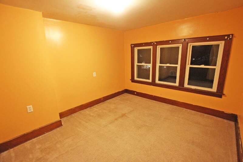 Building Photo - 228 Hedges St