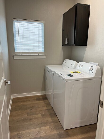 Laundry Room - 10588 Brothers Ln
