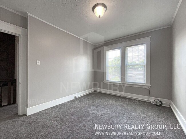 Building Photo - 313 Wilson Ave
