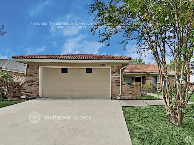 Building Photo - 200 Kalmia Dr