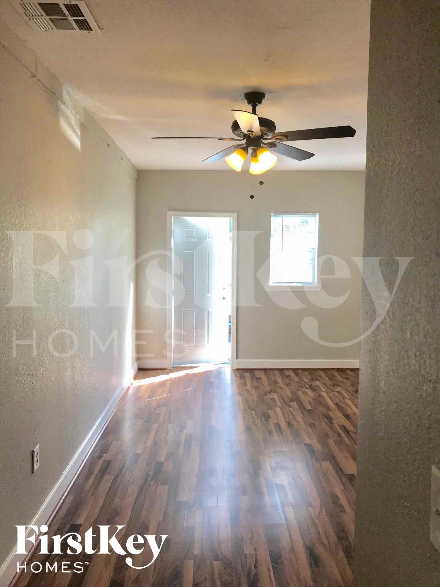 Building Photo - 3057 SW 2nd St