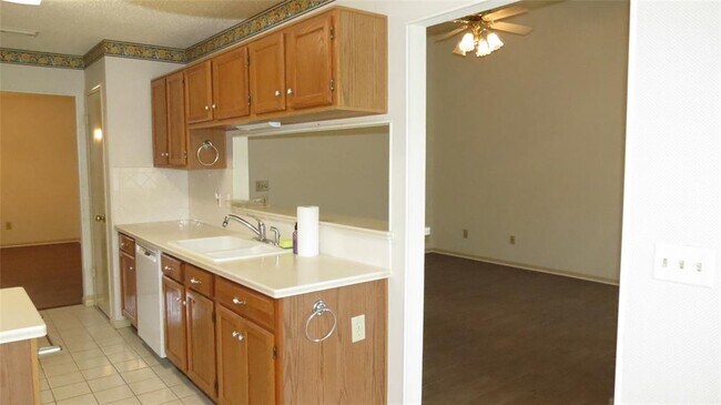Building Photo - 35 Cottage Grove Pl
