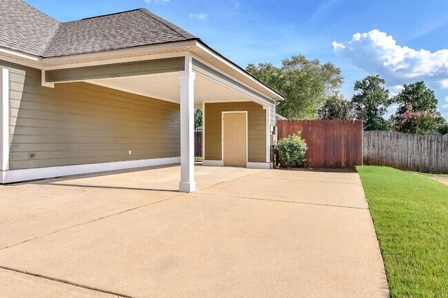 Building Photo - 2469 Waterstone Cir