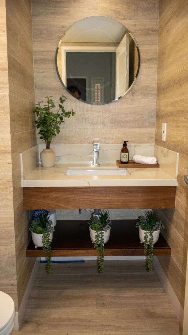 Building Photo - Gorgeous 3 bedrooms 2.5 baths townhome in ...