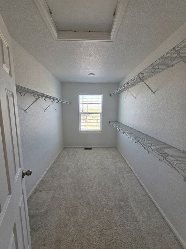 Building Photo - ALL PROSPECTIVE TENANTS MUST SUBMIT A $58 NON-REFUNDABLE APPLICATION FEE PER APPLICANT ONLINE AND...