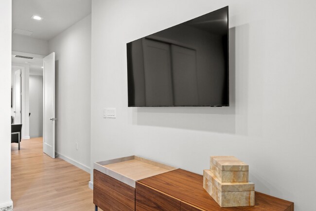 Building Photo - 966 Excellence Cir