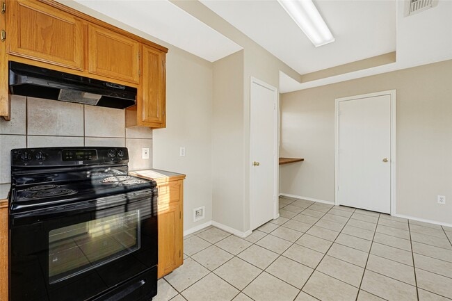 Building Photo - 12802 Rio Bravo St