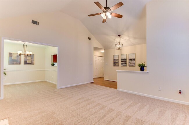 Building Photo - 4655 Wellington Ct
