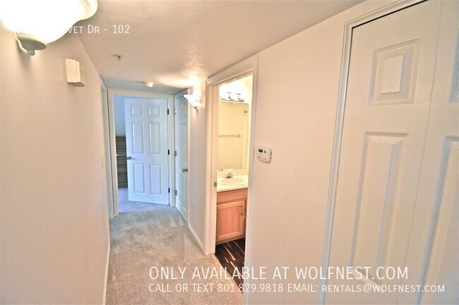 Building Photo - 1230 Privet Dr